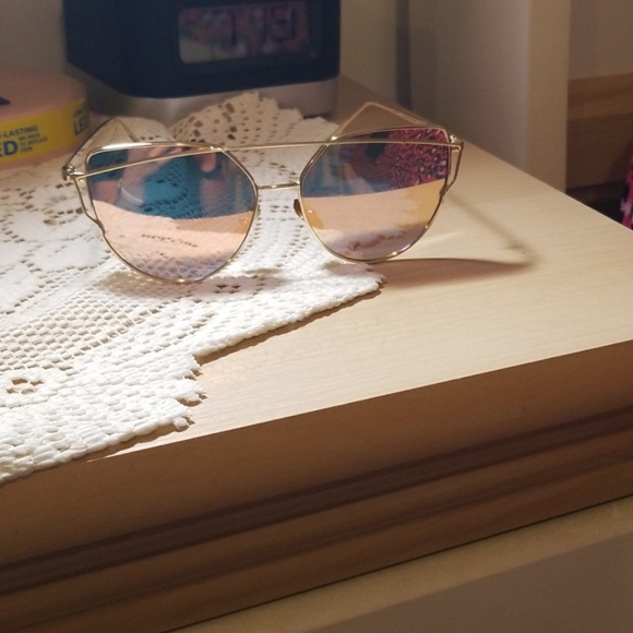 🔥Last One🔥Womens Sunglasses - Picture 2 of 3